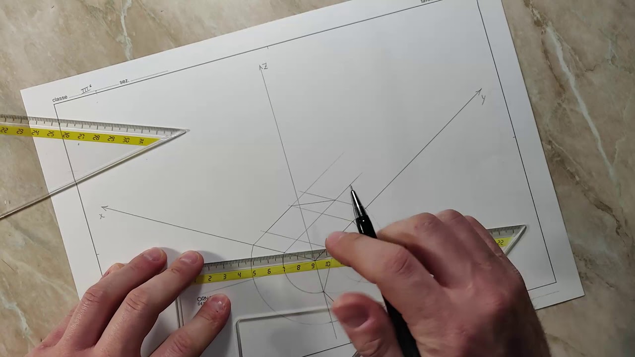 CLASSE TERZA 04 Assonometria Isometrica di un Prisma a base Esagonale Retto
