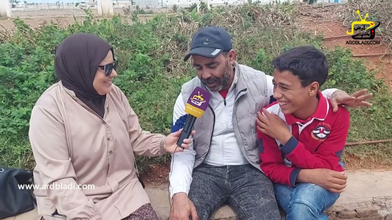طفل الناظور بعد لم شمله مع أمه ....الأب يلتتحق بالناظور ليلتقي بعائلته في مشهد جد مؤثر