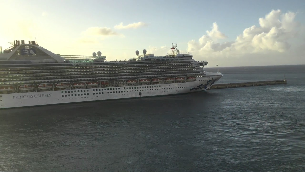 Celebrity Cruises Horn Battle Summit vs Eclipse