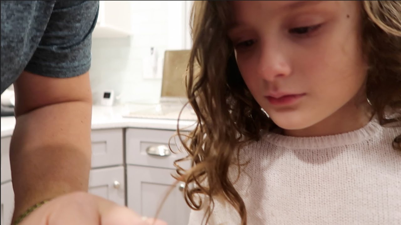 Она снова порезалась! (WK 309.3) | Bratayley