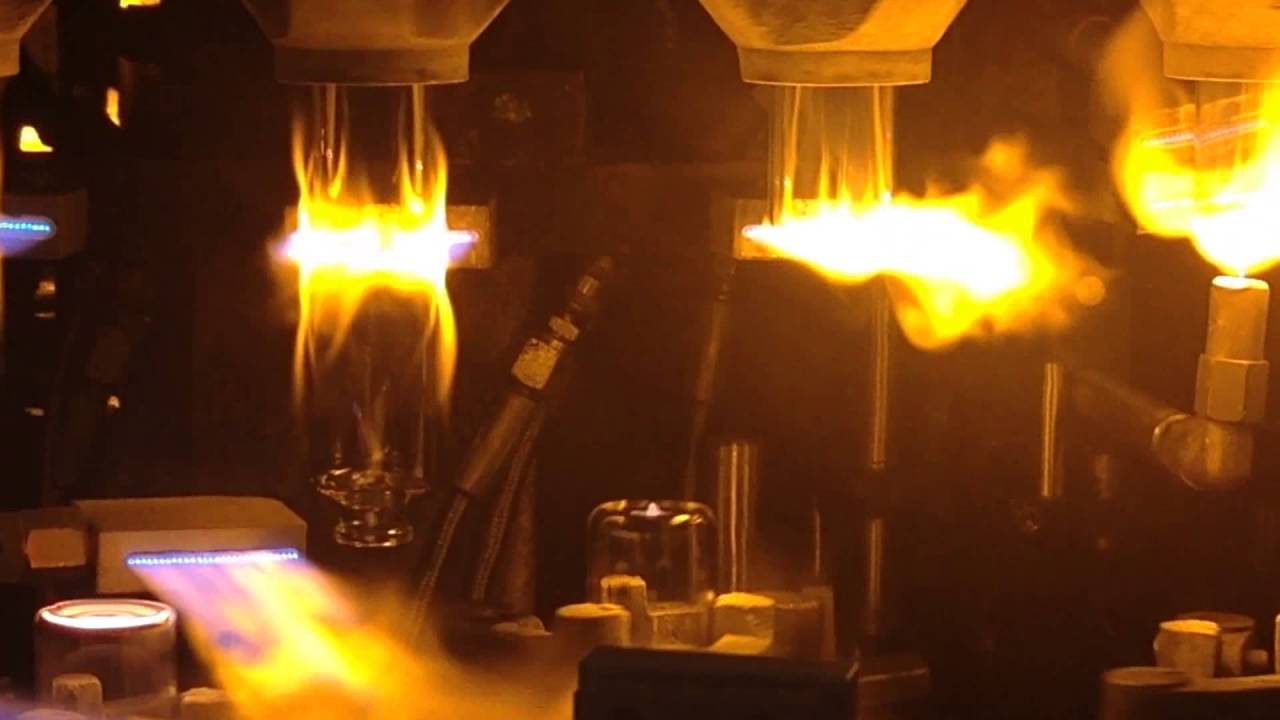 Production process for tubular glass items -  Step 2 - Forming