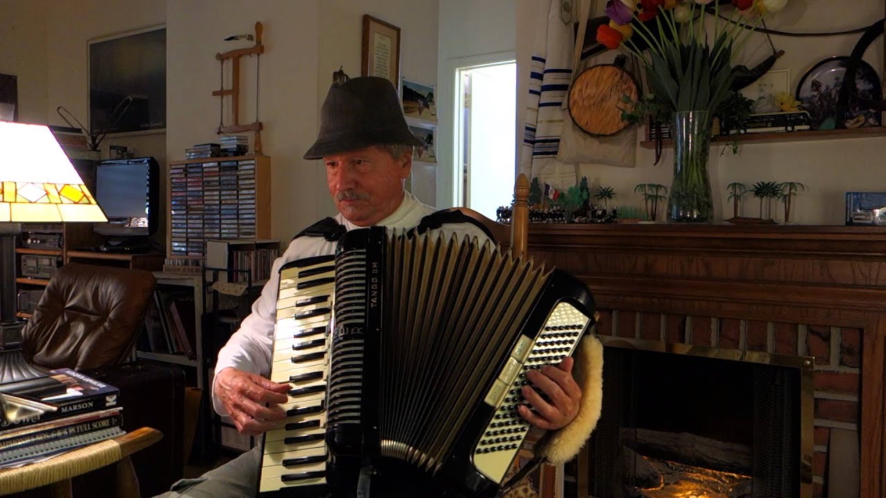 Hava Nagila - Folk Dance on Vintage Hohner Accordion