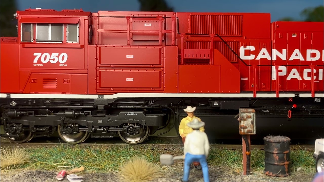 Athearn Genesis SD70ACu + Scale Sound Systems speaker