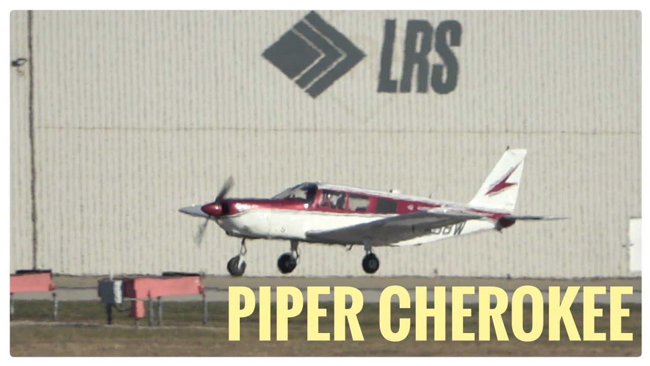 Piper PA-32 Cherokee Airplane Landing N3658W