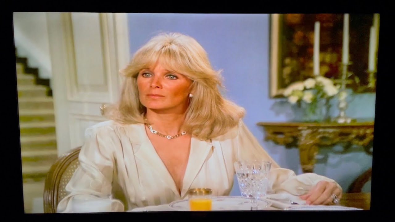 Dynasty: Krystle feels awkward about Alexis.
