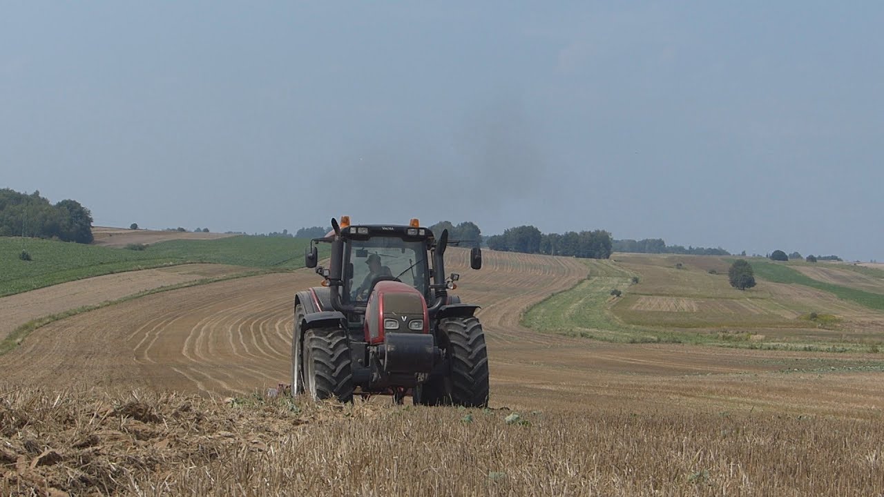 Skacząca Valtra Na Dwóch Kołach Czyli Głęboszowanie Na Pompie  [Gr.Gawron] ✪Kamil AgroTeam ㋡