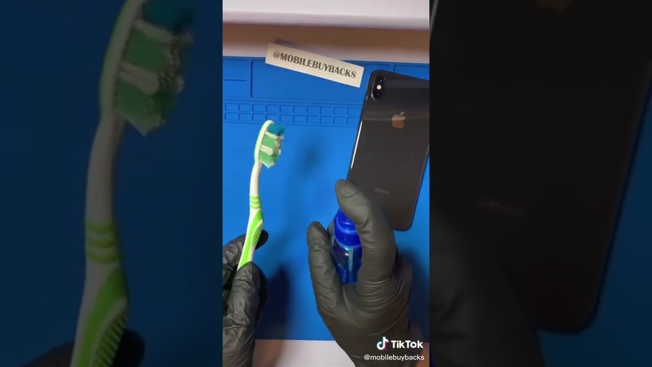 iPhone Microphone & Speaker Cleaning Hack