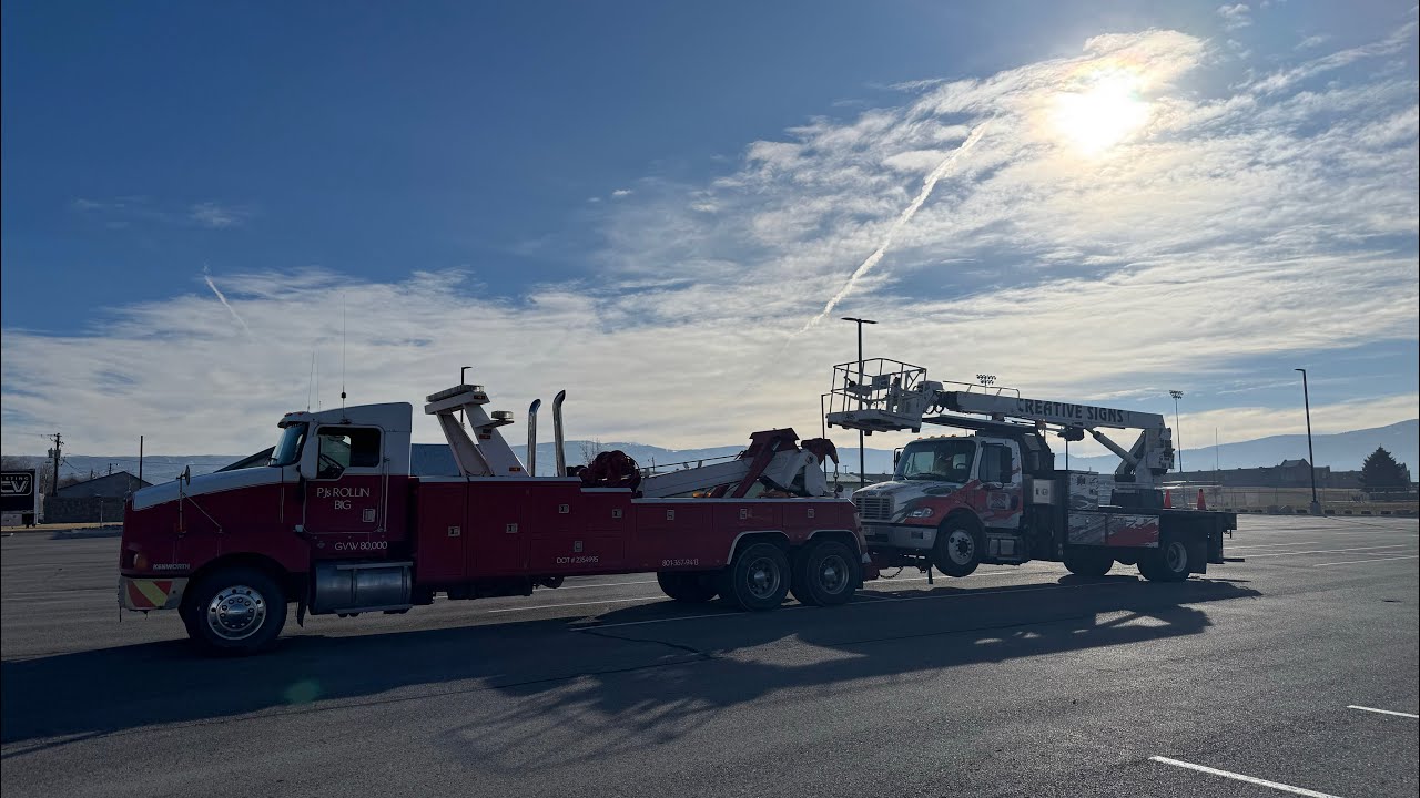 FREIGHTLINER TOWING!!!