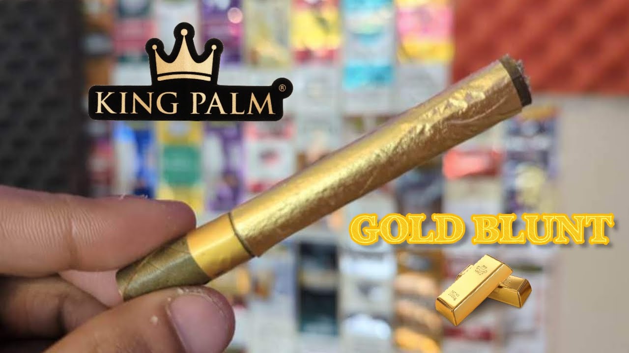 SMOKING A GOLD BLUNT