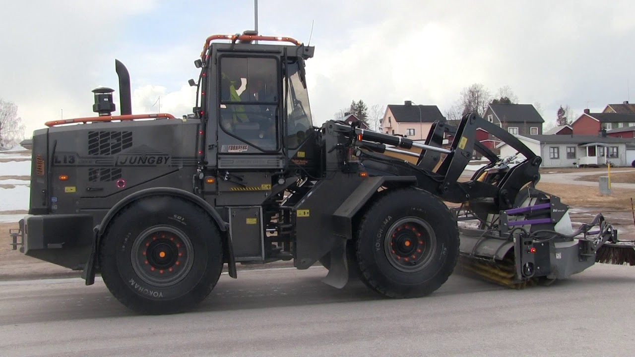 Ljungby L13 | Sweeping with Holms PH