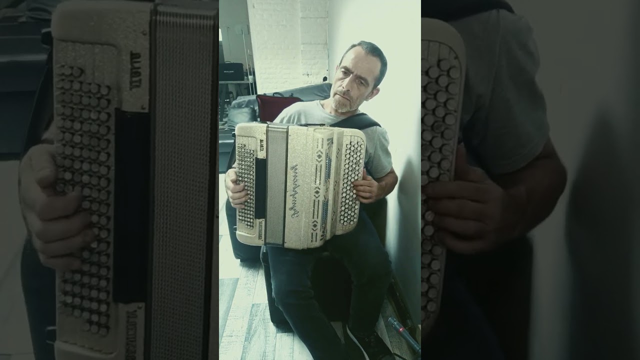medley classique accordéon. qui reconnaît ces 3 grand classique 🙏🏼.        paix sur vous 🙏🏼