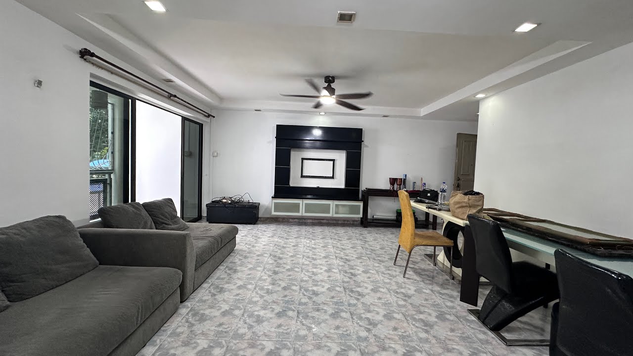 FOR SALE - HDB 5I BLK 145 Rivervale Drive  116sqm with Balcony n Yard