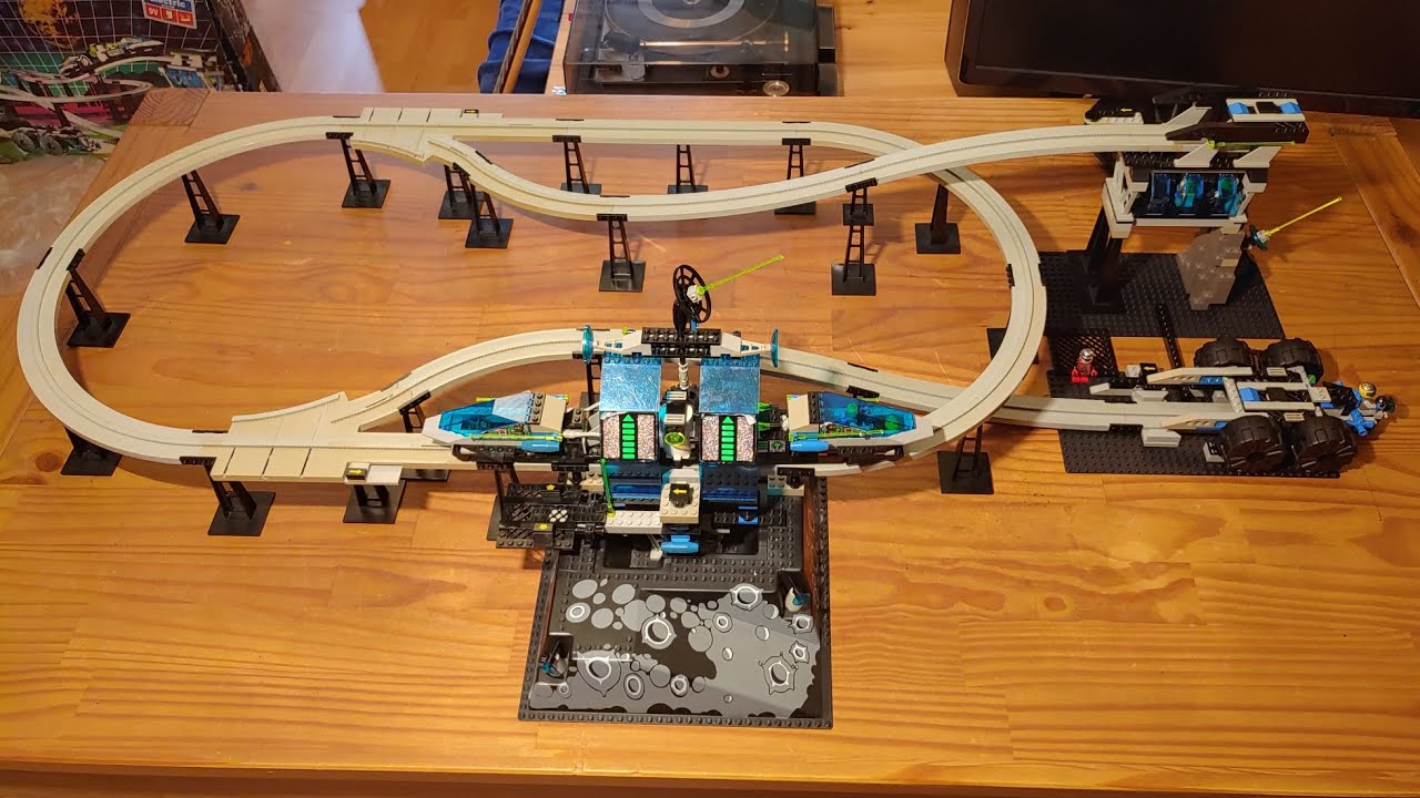 I built LEGO® set 6991: Monorail Transport Base