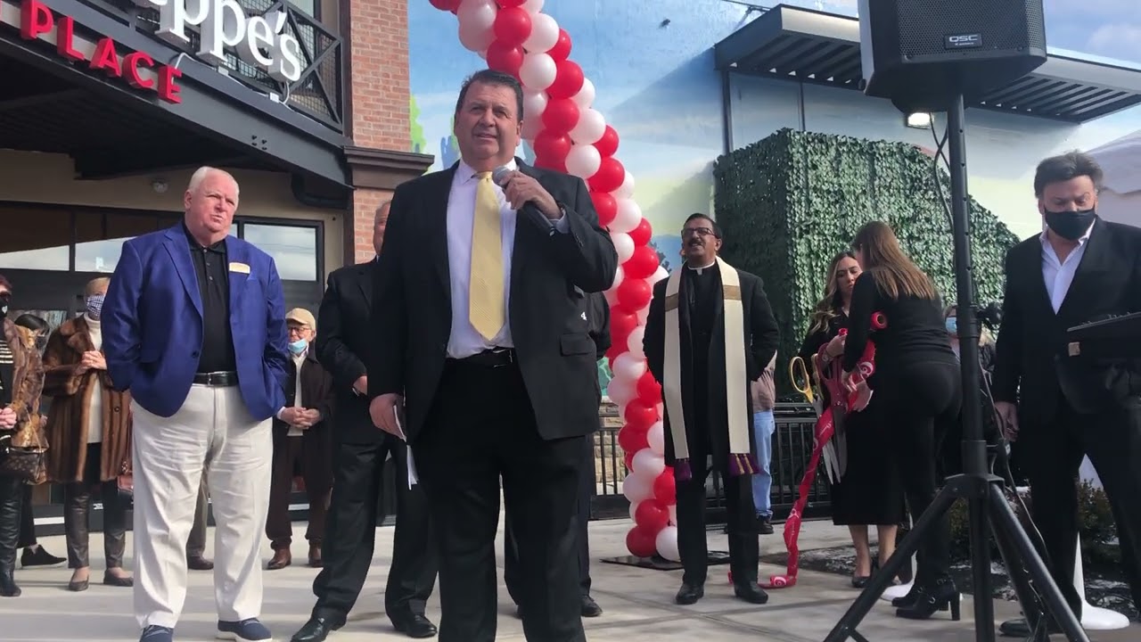 Ribbon cut at Uncle Giuseppe’s in Morris Plains
