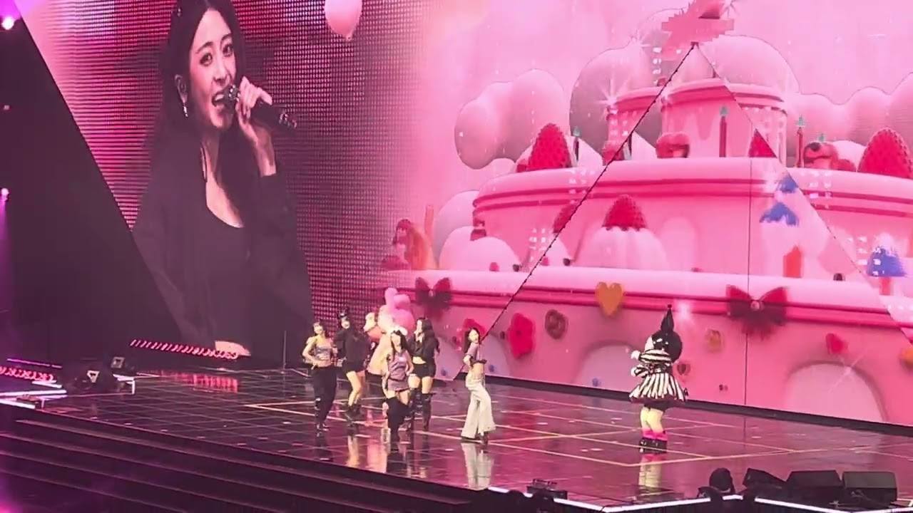 LESSERAFIM TOUR ‘EASY CRAZY HOT’ ENCORE IN SEOUL Day 2 “Kawaii”