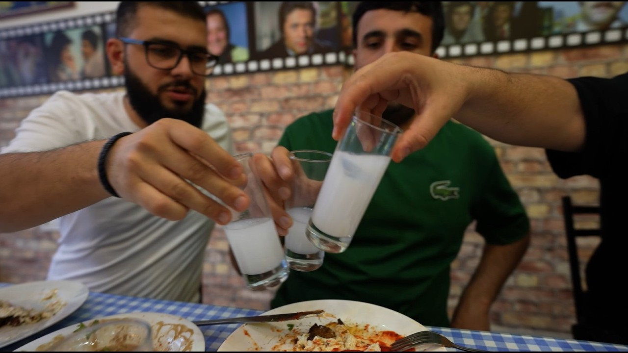 🇹🇷 BAKIDA İSTANBUL ATMOSFERİ | YEŞİL&Ccedil;AM MEYHANE