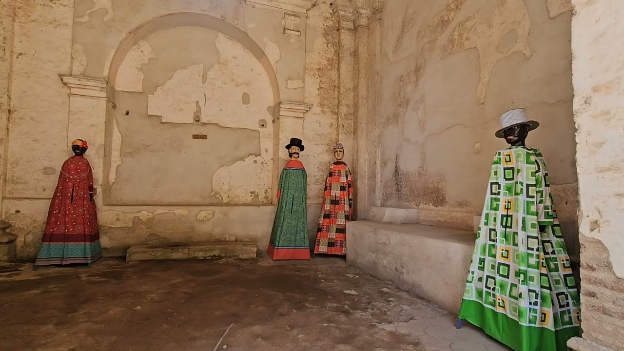 Exploring San Jose Cathedral Ruins, Antigua, Guatemala
