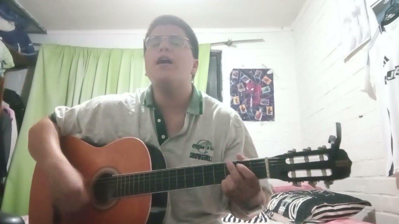 ella se escondia