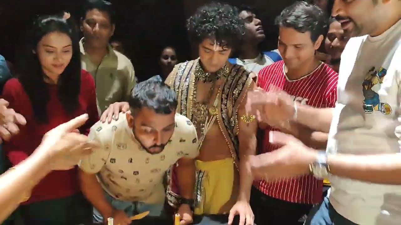 radha krishan show ke director madan sir ka birthday celebrate on set🙏🙏❤❤ 🥰🥰
