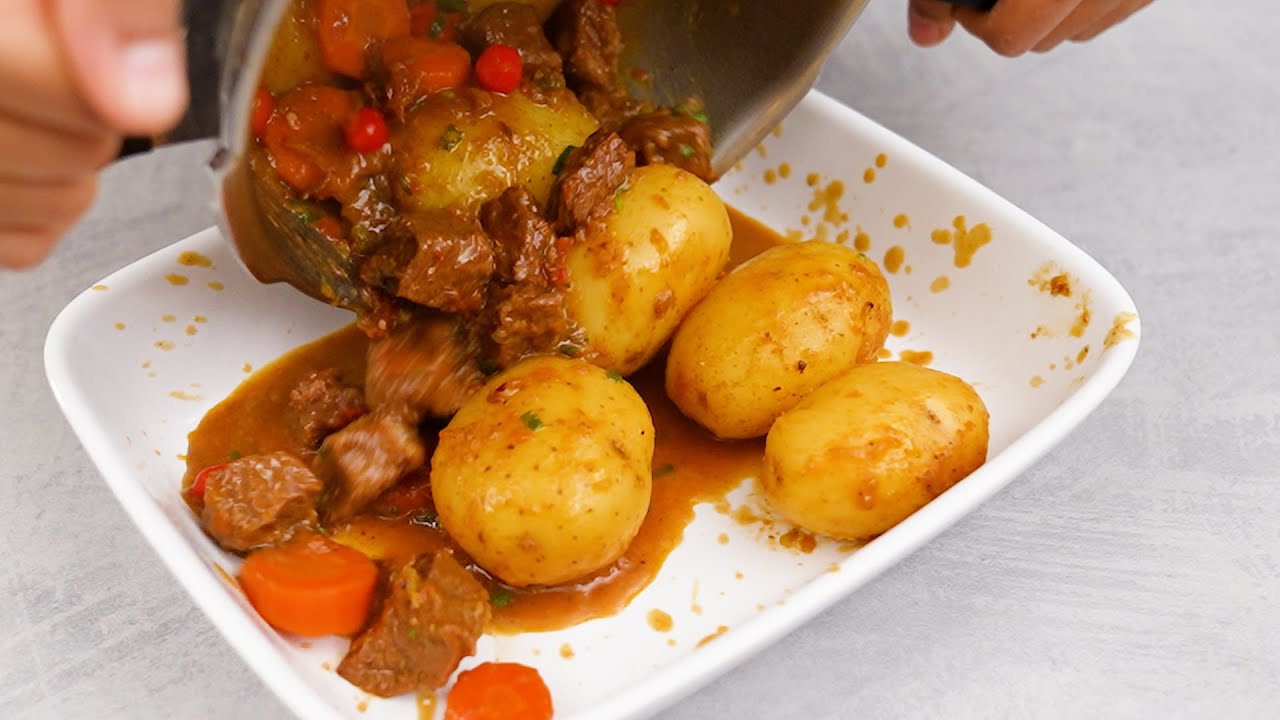 Es tan delicioso que cocino casi todos los d&iacute;as! Cena de carne con patatas.