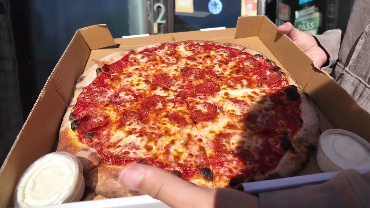 Dino's Wood Burning Pizza Large Pepperoni Pizza Review