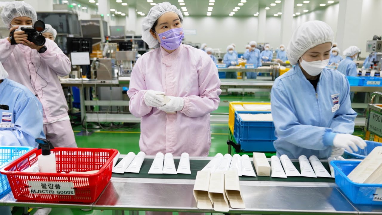 See how this #1 ranking Korean cleanser is made Behind the Scenes! 