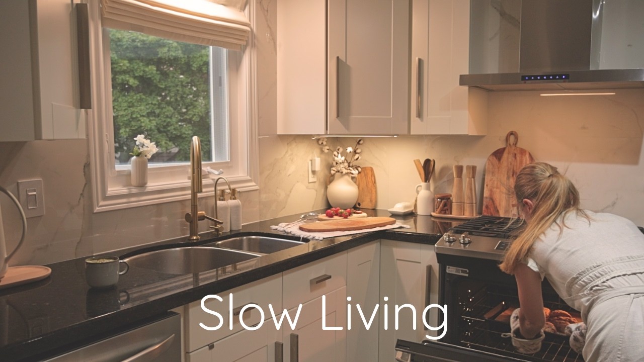 A Cozy Day at Home | Slow Living, Healthy Breakfast & Baking Vegan Strawberry Scones🍓