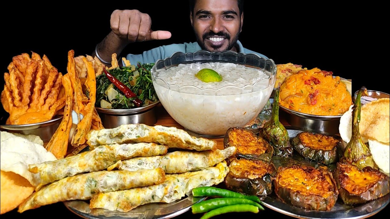Eating Panta Bhat/Water Rice with Egg Omlette | Baingan Fry, Aloo Bharta, Pakoda & Note Saag Bhaja 