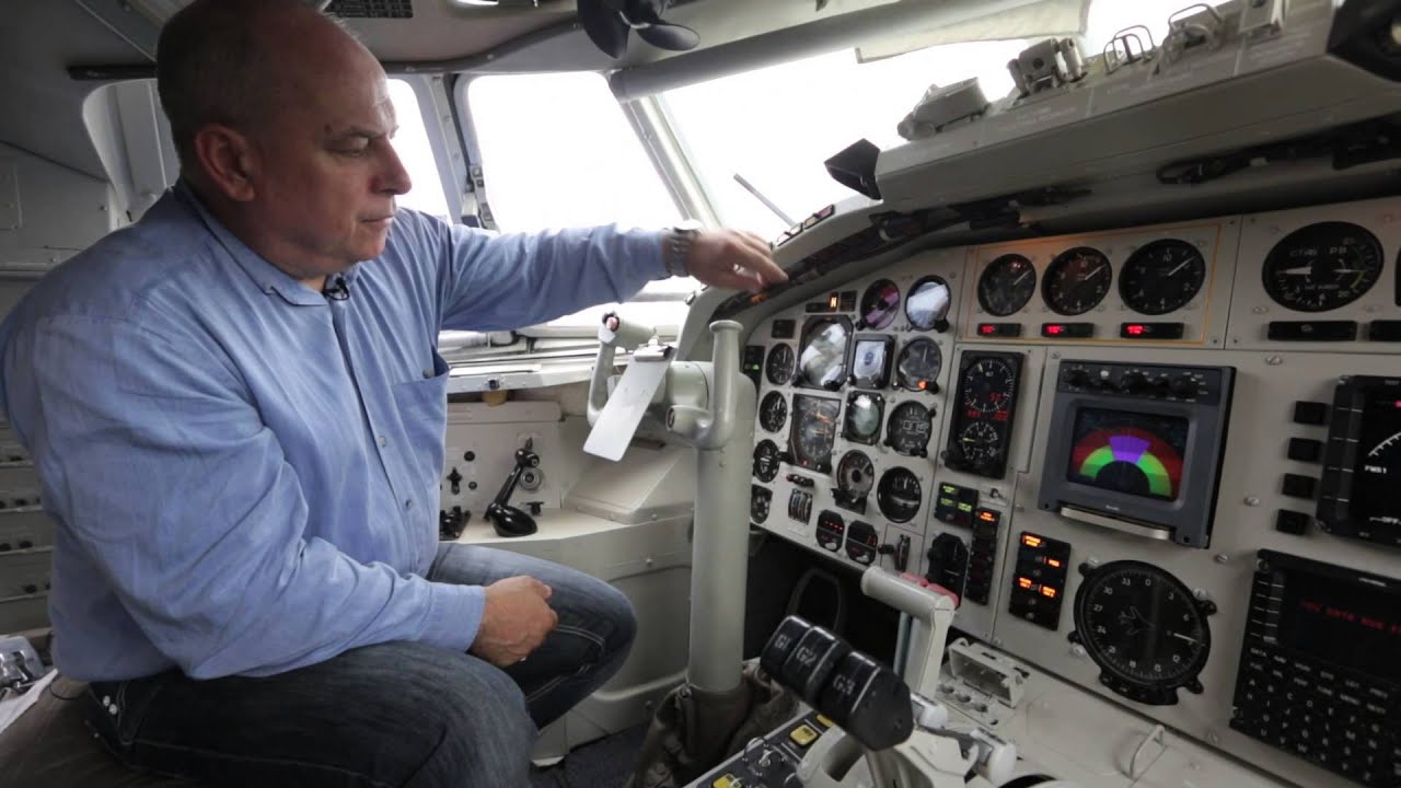Wiesław Jedynak tłumaczy działanie wysokościomierzy samolotu Tu-154M