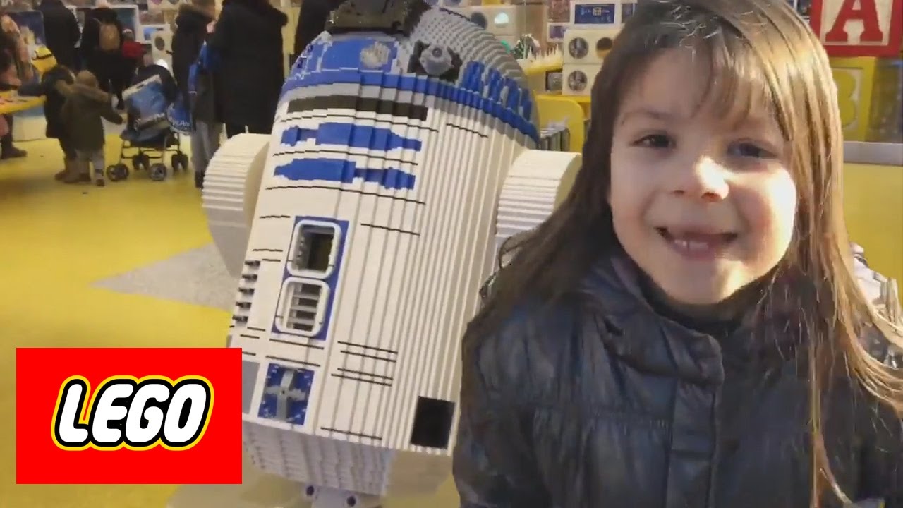 Elina dans l'univers magique de LEGO chez Disney / Un programme So Fun ! Achat Minecraft et McDo !