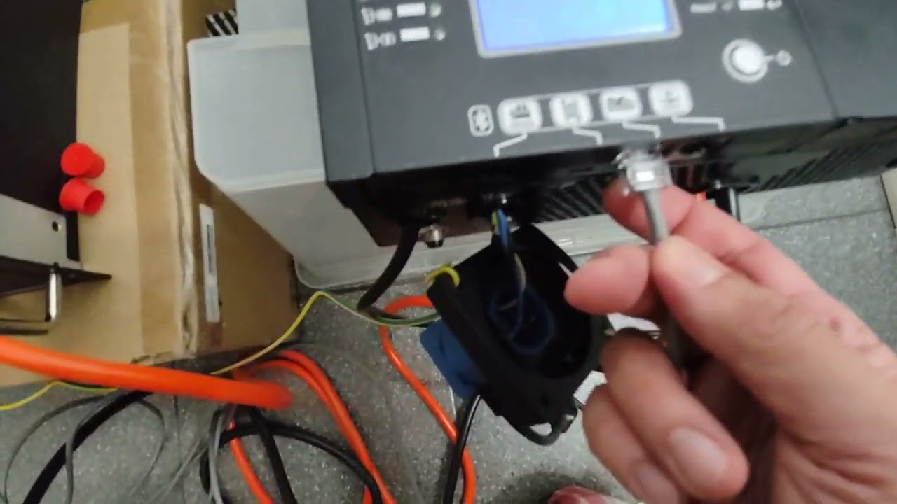 Połączenie Inwertera ESB-10kW-48V z baterią Pylontech US3000C.