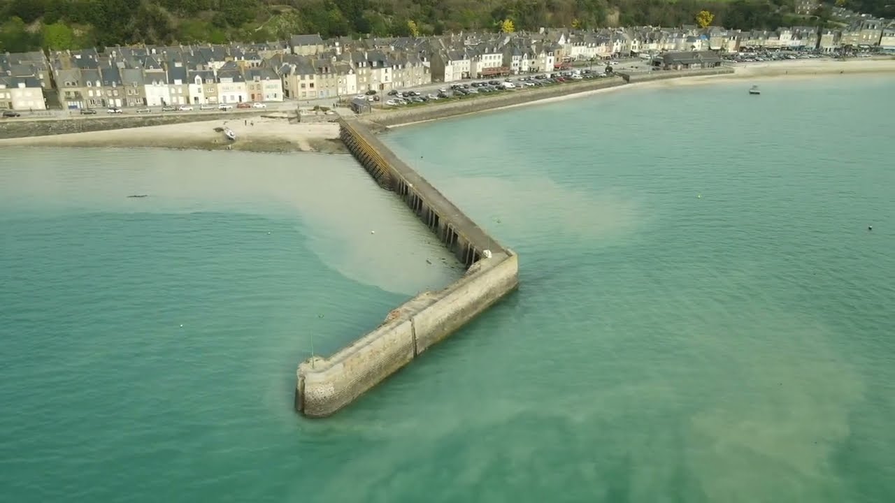 Cancale - Port de la Houle - vue du ciel en drone