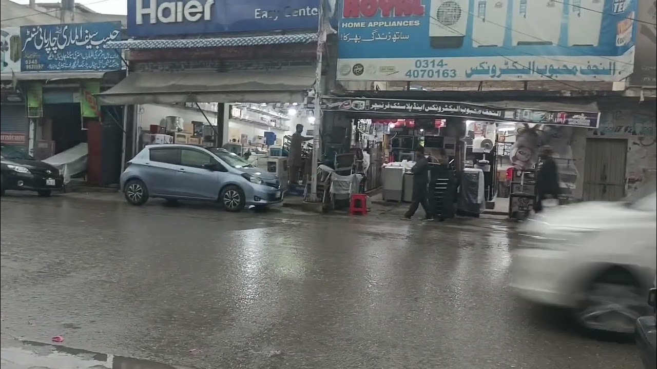 ہری پورہری پور سمیت تحصیل خانپور اور تحصیل غازی میں رات گئے سے وقفے وقفے سے گرج چمک کے ساتھ 