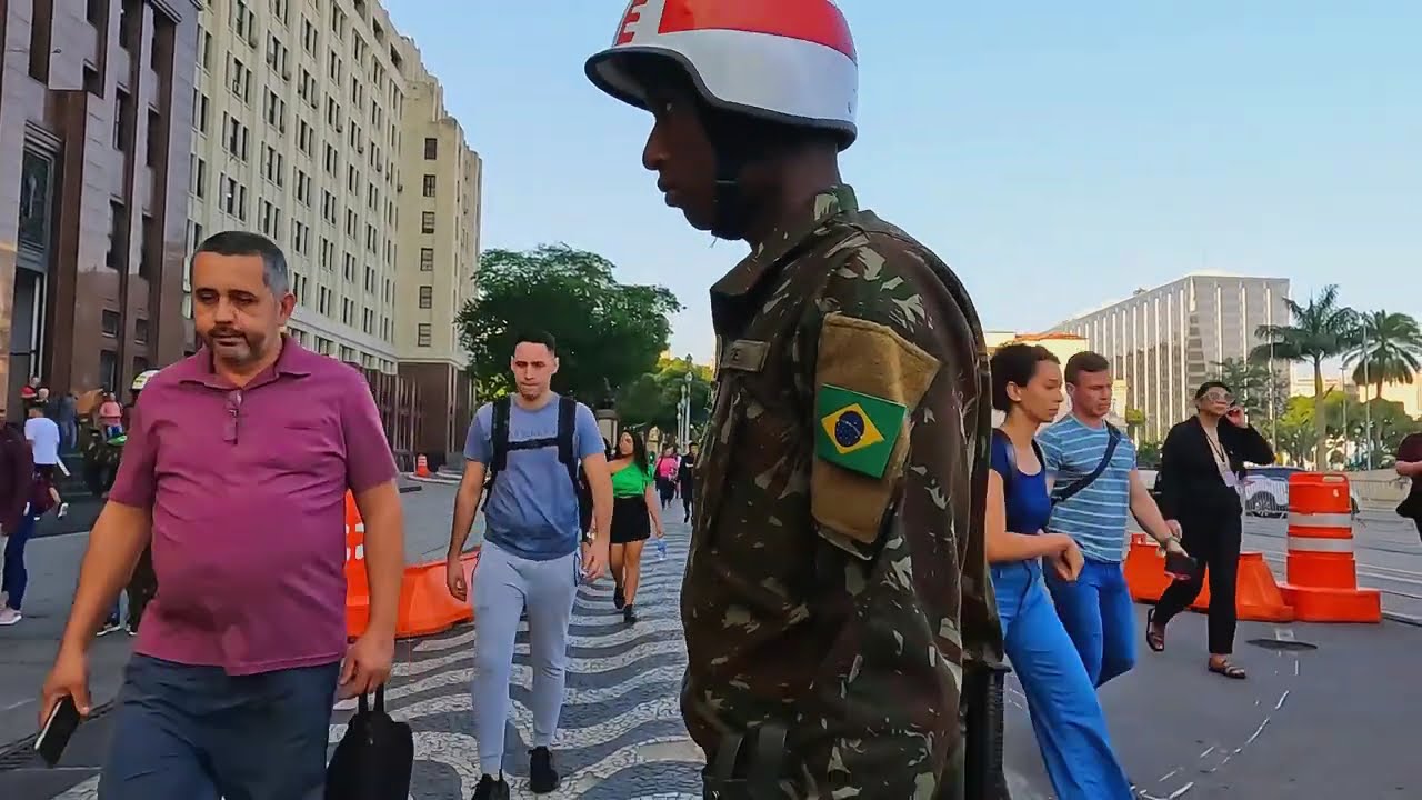 Exploring the Central do Brasil Station Area | Rio de Janeiro【4K】