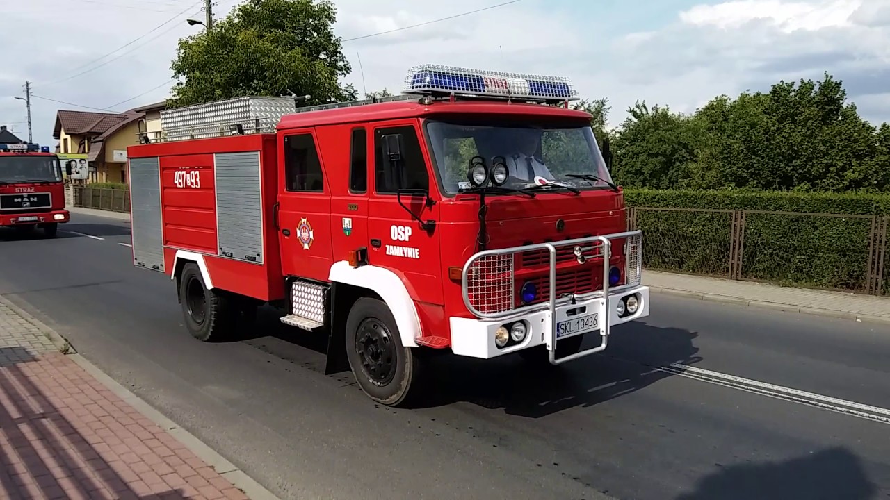 Parada samochodów alarmowo na uroczystościach 100-lecia OSP Miedźno