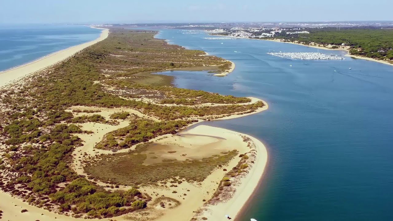 Las Marismas del Rio Piedras y Flecha del Rompido,  la única playa andaluza con tres orillas