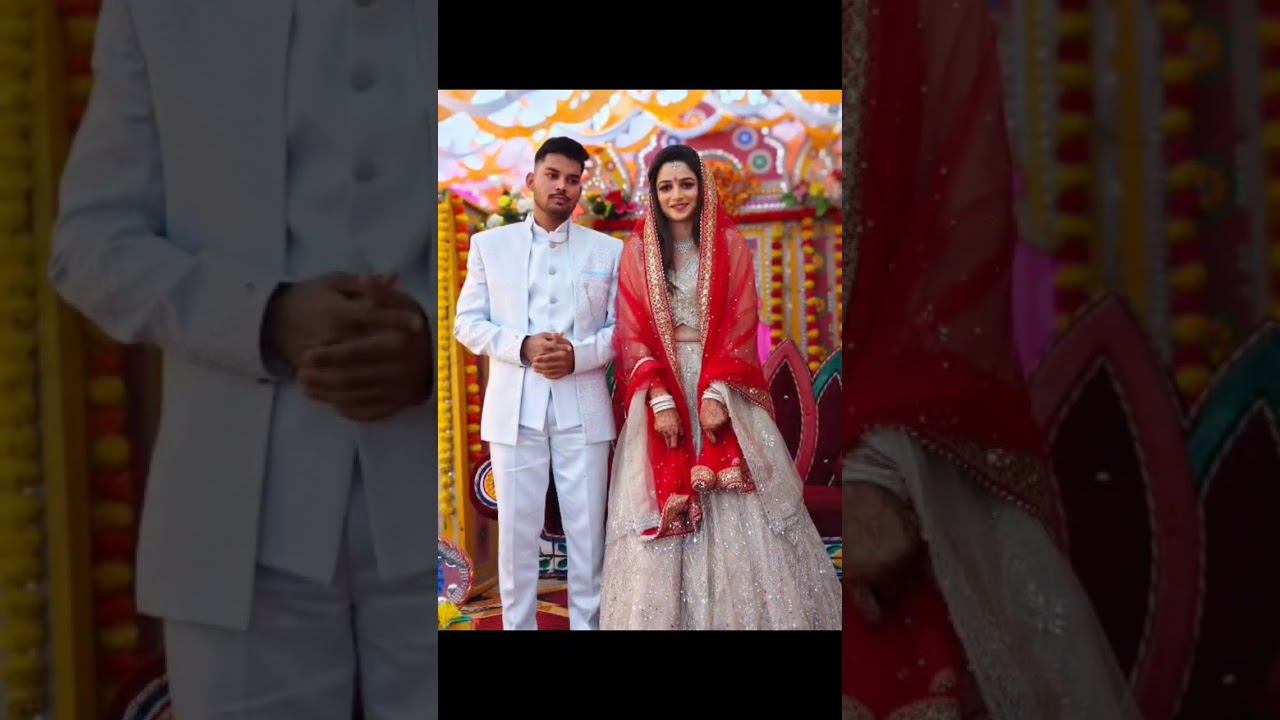 #HumToApnePiyaKeRoopMein