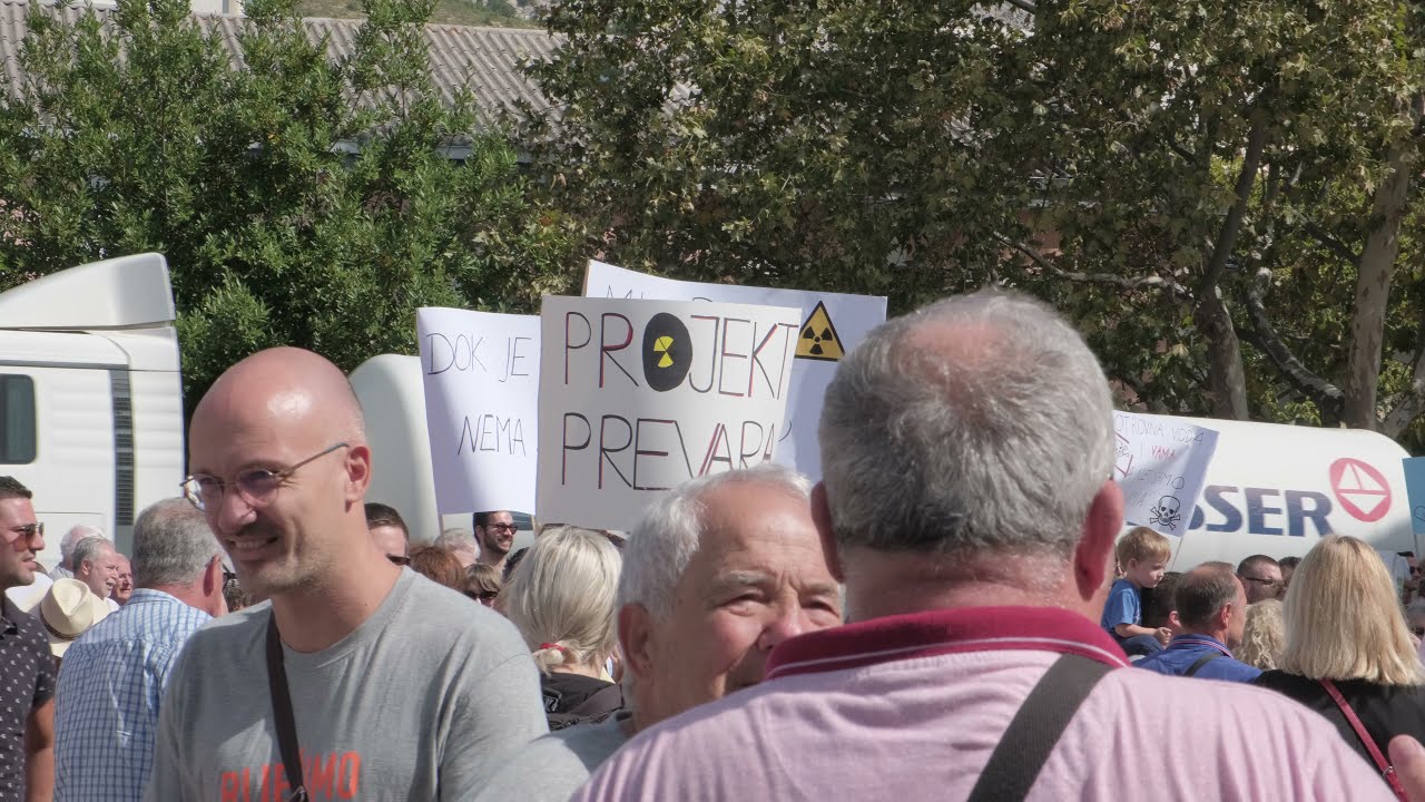 Prosvjed ispred tvornice
