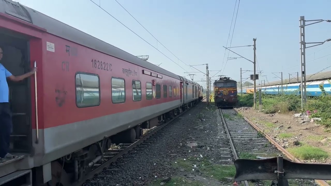 India&rsquo;s only Push-Pull Rajdhani Express (NZM- CSMT) 22222 CR Rajdhani departing Nashik Road station