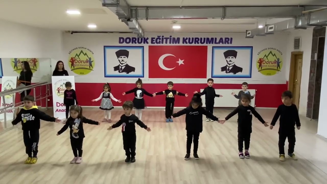 Deniz üstü köpürür - 10 kasım gösterisi