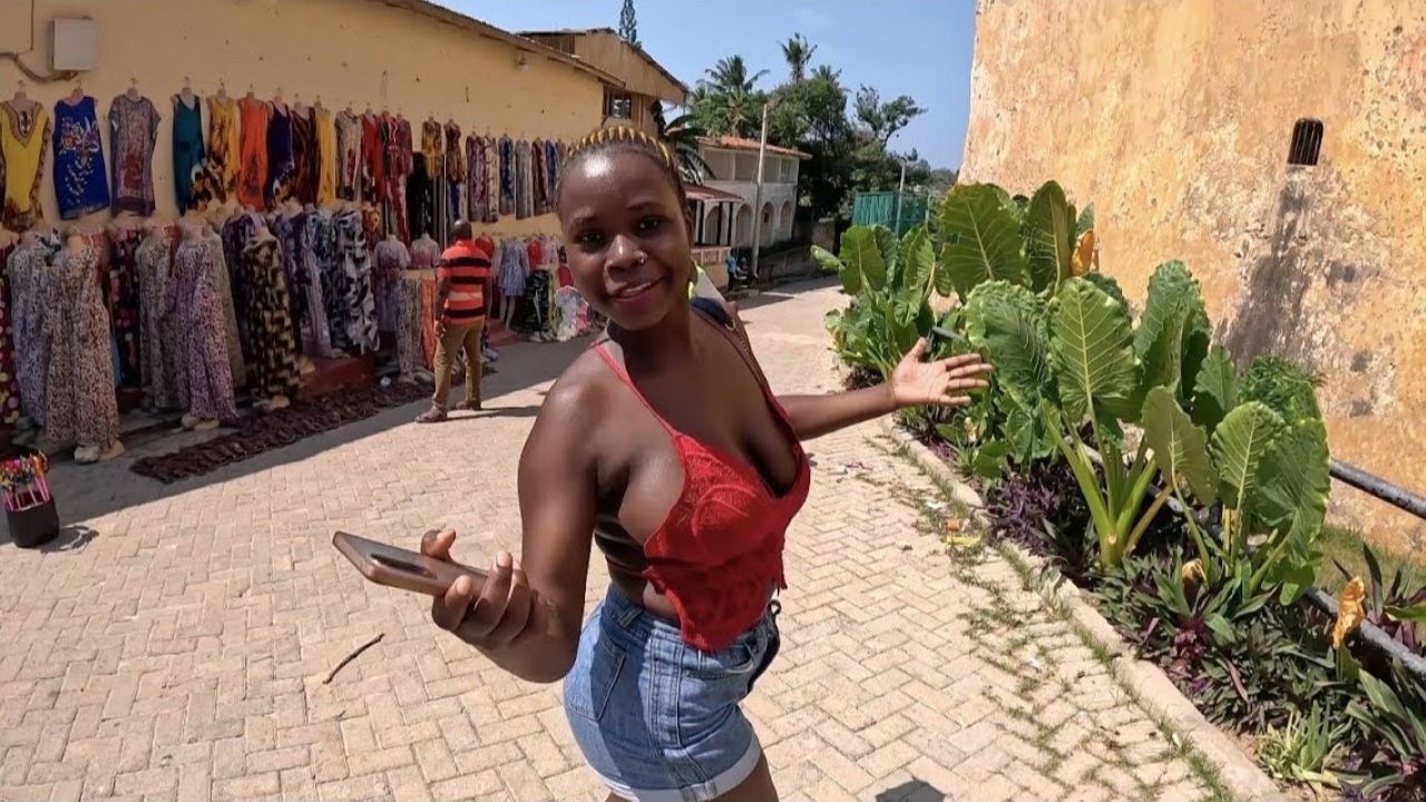 Kenyan Girl kidnap me in Old Town Mombasa! 🇰🇪