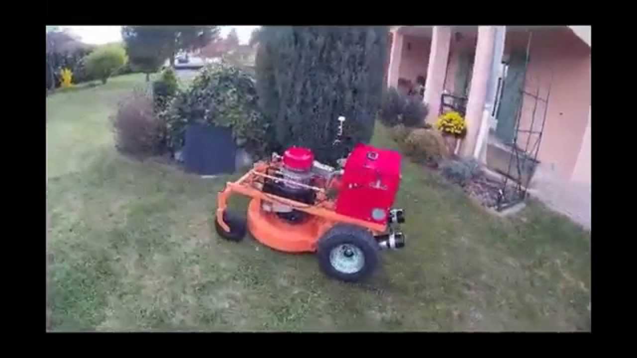TONDEUSE RC AVEC PILOTAGE EN IMMERSION