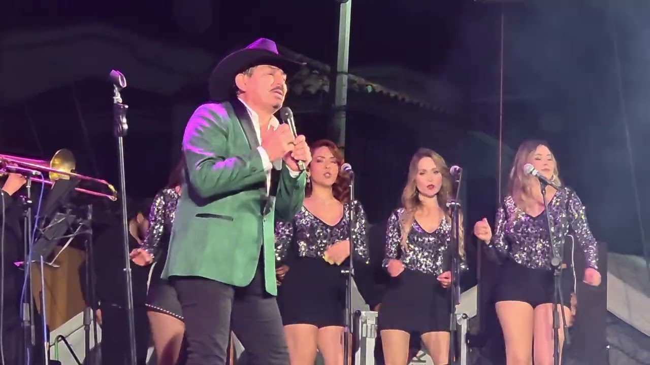 Tatuajes , Jose Manuel Figueroa ( Joan sebastian) en vivo .