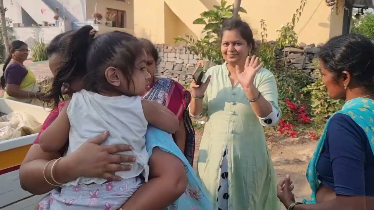 అమ్మపాలెం లో మా చెల్లి వాళ్ళ ఇంటి ముందుకి పసుపు కొమ్ములు పట్టే మిషన్ వచ్చింది
