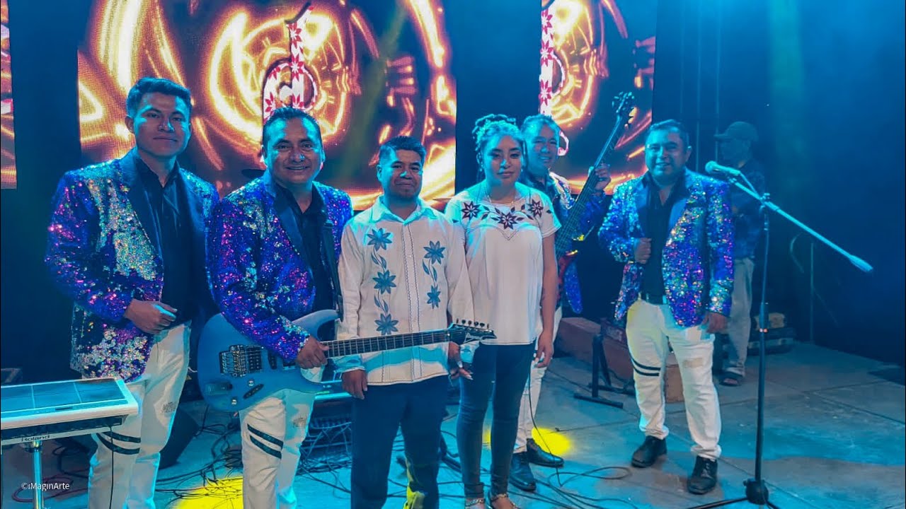 Así nos presentamos en esta bonita boda tradicional en San Juan Mixtepec