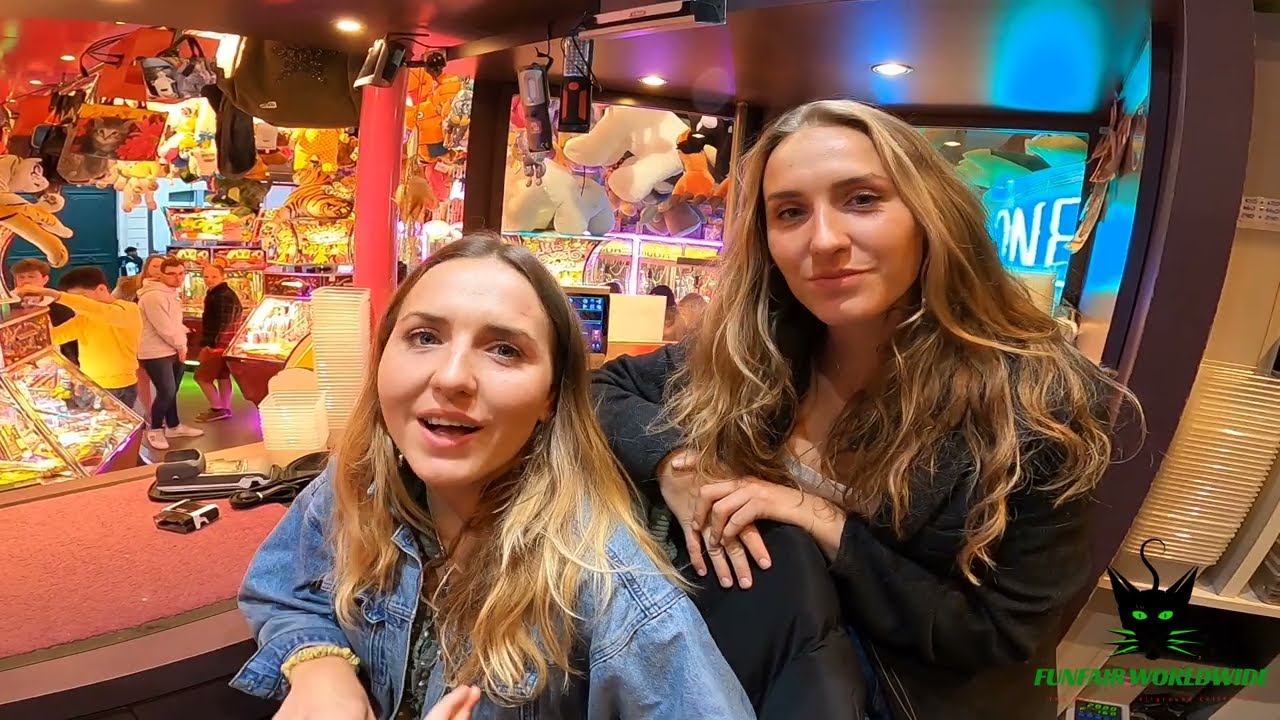 LOVELY TWIN SISTERS (JISSY & SHARI) HAVE THEIR OWN CASINO LUNA 
