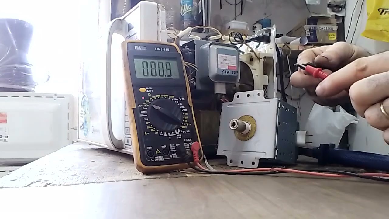 Microondas SOLTANDO FAÍSCA e fazendo BARULHO DE CURTO