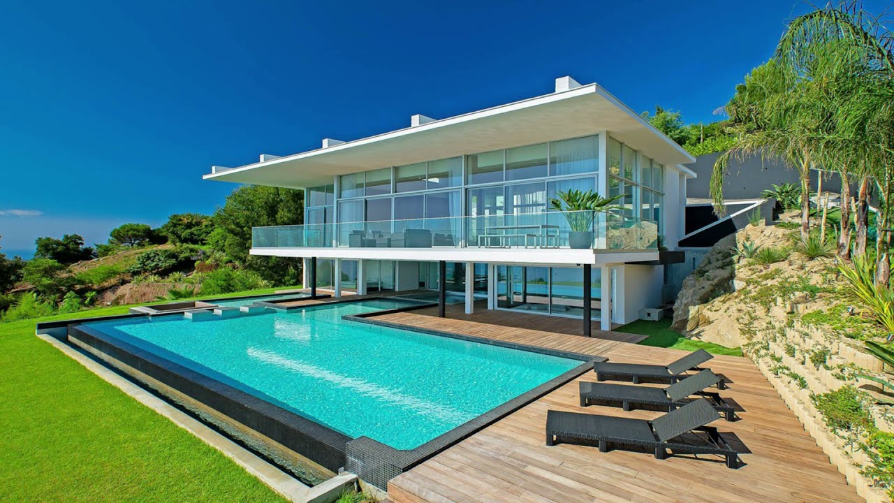Belle maison avec piscine ,les 27 tendances de l'année 2022 autour de la piscine