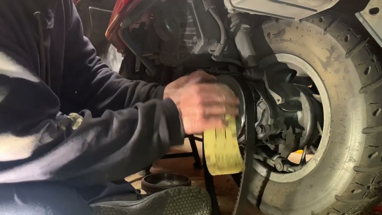 Honda helix removing and cleaning the rear clutch
