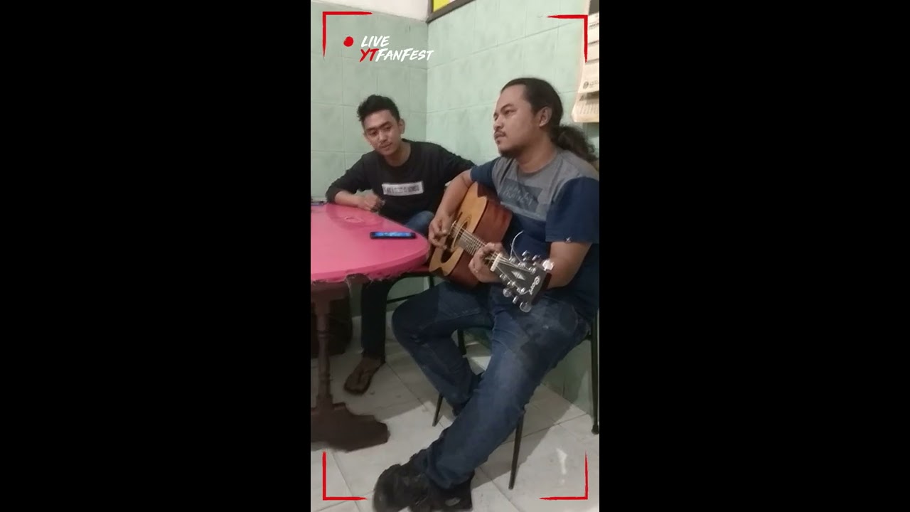 PENANTIAN, asli pengamen Samarinda, yg bersuara merdu..